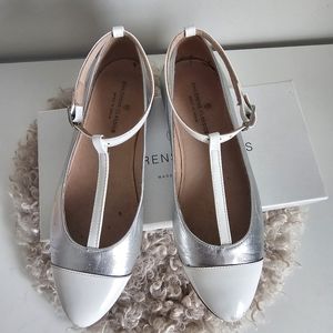 Girls ballerina flats shoes  in silver white.